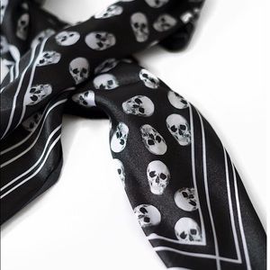 Sammi Haunted Headscarf